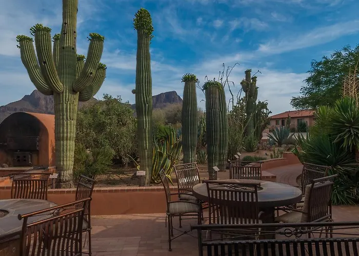 White Stallion Ranch 4*